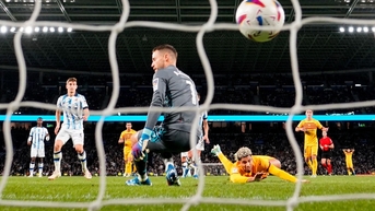 ខ្សែបម្រើ Uruguayan ជួយ Barca នៅម៉ោងបន្ថែម
