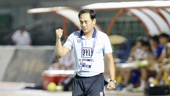 HLV Phùng Thanh Phương gia hạn CLB TP.HCM: Trọn tình bên nhau!