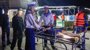 Bệnh xá đảo Trường Sa cấp cứu thành công một thuyền viên lúc rạng sáng