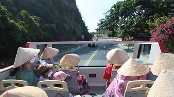 Sắp có xe buýt thoáng nóc chở khách tham quan Nha Trang cả ngày lẫn đêm