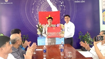 Lãnh đạo Bộ GTVT chúc Tết sớm người lao động hàng hải, đăng kiểm