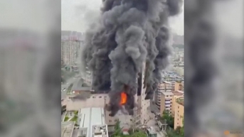 중국 쇼핑몰 화재 사망자 16명으로 늘어