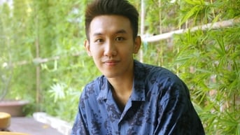 Nam sinh tốt nghiệp Ngoại thương với bảng điểm toàn A