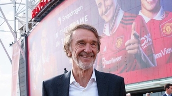 Sir Jim Ratcliffe đang quá cứng rắn tại Man United?