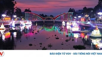 Lung linh Lôi Protip và ghe Cà Hâu của đồng bào Khmer trên dòng sông Maspero