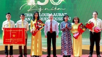 វិទ្យាល័យ​ចំណាស់​បំផុត​របស់​វៀតណាម​មាន​អាយុ​១៥០​ឆ្នាំ