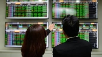 VN-Index tăng phiên thứ ba, tiến gần 1.274 điểm