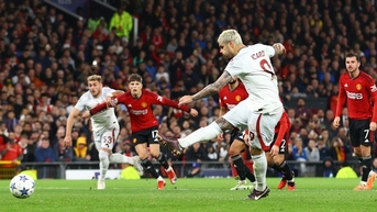 HLV Ten Hag lo Man Utd bị Galatasaray loại ở vòng bảng Champions League