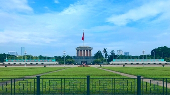 Nhiều điểm đến hút người check in, chụp ảnh ở Thủ đô trong dịp lễ 2.9