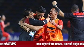 Bị trọng tài chơi khăm, nếu thua không dám về nhà