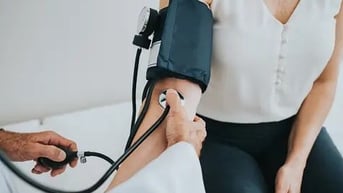 10 nguyên tắc vàng khi uống thuốc huyết áp