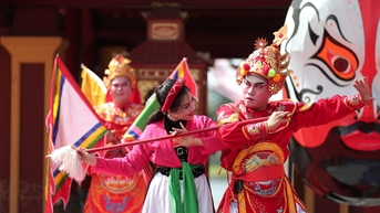 Chấn hưng Tuồng Huế