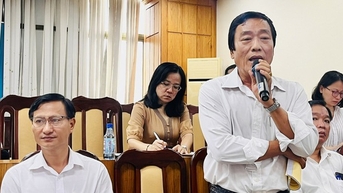 'Nhà giáo dứt khoát phải có giấy phép hành nghề'