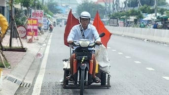 Xe hút đinh ở Bình Chánh thu được 16kg vụn sắt, vật nhọn trên đường chỉ trong một ngày cận Tết