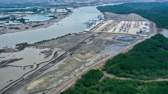 ផ្លូវជិត 1,000 ពាន់លានដុងឆ្លងកាត់ព្រៃកោងកាងដែលនាំទៅដល់កំពង់ផែដ៏ធំបំផុតរបស់ Dong Nai