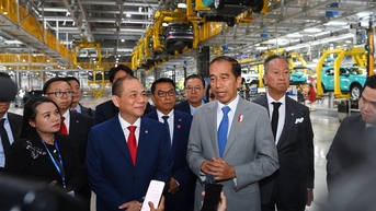 Tổng thống Indonesia thăm tổ hợp nhà máy Vinfast