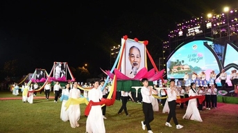 Khai mạc Lễ hội Làng Sen 2024