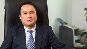 Mẹ ông Hồ Hùng Anh sắp bán 174 triệu cổ phiếu Techcombank cho cháu