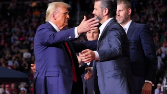 Con trai của ông Trump được cho rằng đang giúp cha chọn nội các Mỹ