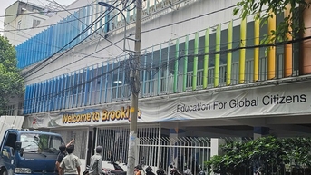 Học sinh chỉ vào tham quan?