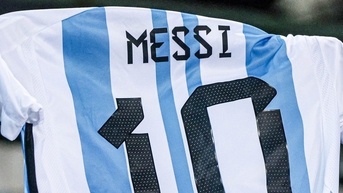 Paraguay công bố luật ‘chống Messi’, HLV Scaloni giải bài toán lực lượng