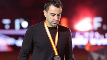Xavi: 'Barca không thể cạnh tranh với Real'