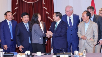 សាស្ត្រាចារ្យអាមេរិក និងអ្នកជំនាញសេដ្ឋកិច្ច "ផ្តល់ដំបូន្មាន" ដើម្បីជួយវៀតណាមអភិវឌ្ឍ