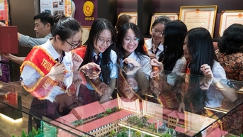 Phòng truyền thống 'ai cũng trầm trồ' của ngôi trường 110 năm tuổi