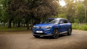 Tỷ phú Phạm Nhật Vượng dừng hoàn toàn dịch vụ taxi bằng xe Vinfast VF 8