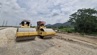 Chưa GPMB, chủ đầu tư đã san ủi nghĩa địa để thi công khu công nghiệp