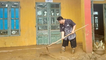 Bộ GD-ĐT đề nghị miễn, giảm học phí cho học sinh ảnh hưởng bão lũ