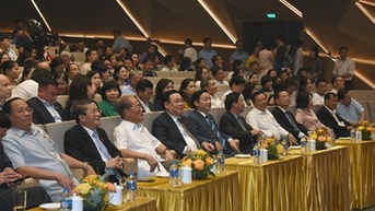 Chủ tịch Quốc hội Vương Đình Huệ dự Chương trình nghệ thuật đặc biệt “Nắng Ba Đình”