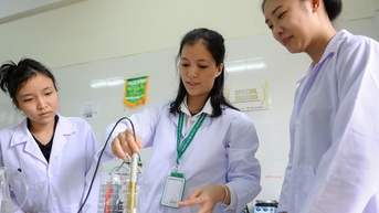 Nữ giảng viên trẻ nghiên cứu công nghệ mới biến nước mặn thành nước ngọt