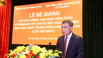 Bế giảng Lớp bồi dưỡng cán bộ quy hoạch Ủy viên Trung ương khóa XIV