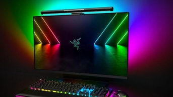 Razer trình diễn thanh đèn màn hình Aether Monitor Light Bar cho game thủ