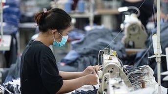 Cách giải quyết chế độ cho 1 lao động khi công ty nợ BHXH cả ngàn người