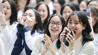 Vì sao kỳ thi vào lớp 10 ở Đắk Lắk 2.000 điểm liệt