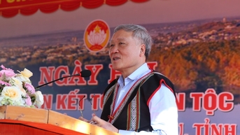 Phó Thủ tướng Thường trực Chính phủ Nguyễn Hòa Bình dự Ngày hội Đại đoàn kết toàn dân tộc tại Gia Lai