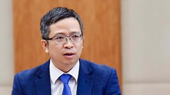 총리는 팜탄빈 씨를 외무부 차관으로 임명했습니다.