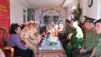 ជ្រើសរើស​កូនស្រី និង​បងប្អូន​របស់​យុទ្ធជន​ចូល​បម្រើ​ការងារ​ក្នុង​ជួរ​នគរបាល