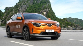 ពីករណី VF8 ឈប់រត់, Green SM: ប្រើឡានទំនើបរត់តាក់ស៊ី កាត់បន្ថយតម្លៃឡាន?