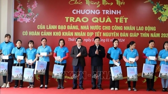 Phó Chủ tịch Quốc hội Nguyễn Khắc Định thăm, tặng quà Tết tại Thái Bình