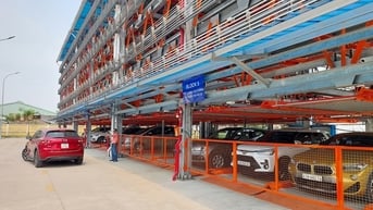 Bãi xe thông minh đìu hiu, xe đỗ trái phép tràn đường