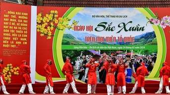 Trò diễn Xuân Phả độc nhất vô nhị trên sân khấu Sắc xuân trên mọi miền Tổ quốc