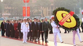 Lãnh đạo Đảng và Nhà nước viếng Chủ tịch Hồ Chí Minh nhân kỷ niệm 80 năm QĐND Việt Nam