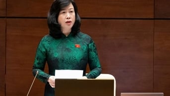 Bộ trưởng Y tế đeo khẩu trang, bịt mặt đi mua thuốc kê đơn
