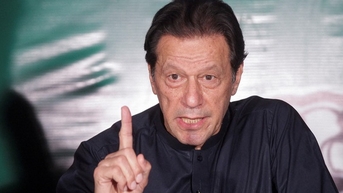 អតីត​នាយក​រដ្ឋមន្ត្រី​ប៉ាគីស្ថាន​ត្រូវ​កាត់​ទោស​ឲ្យ​ជាប់​គុក​១០​ឆ្នាំ​ពី​បទ​បែក​ធ្លាយ​អាថ៌កំបាំង​រដ្ឋ