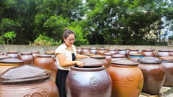 Vượt lũy tre làng, nữ giám đốc HTX ở Hà Tĩnh đưa nước mắm biển Thiên Cầm xuất ngoại