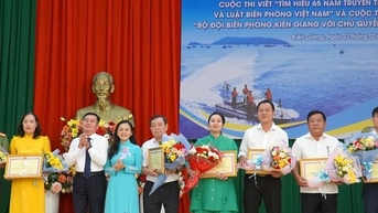 Trao giải 2 cuộc thi về Bộ đội Biên Phòng Kiên Giang