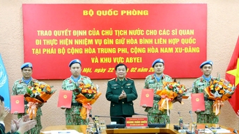 대통령은 2024년에 평화유지 임무를 수행하기 위해 최초의 군 장교 4명을 파견했습니다.